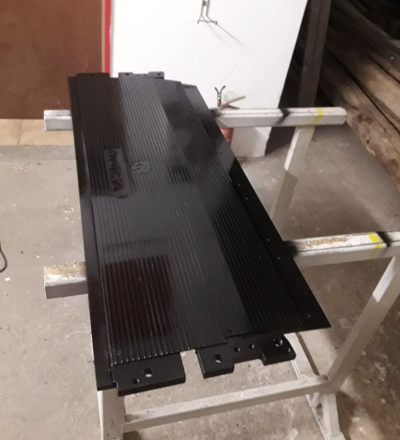 Fahrstufenplatten im Lackierungsprozess