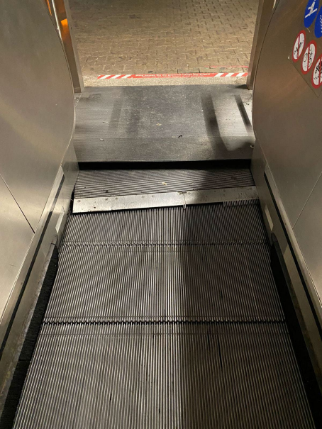 Fahrstufenplatten vor der Aufarbeitung